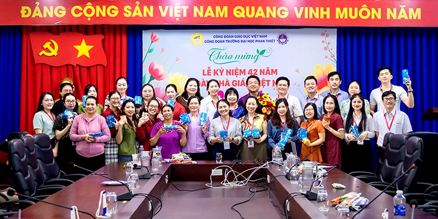 UPT mừng kỷ niệm 42 năm Ngày Nhà giáo Việt Nam (20/11/1982 – 20/11/2024)
